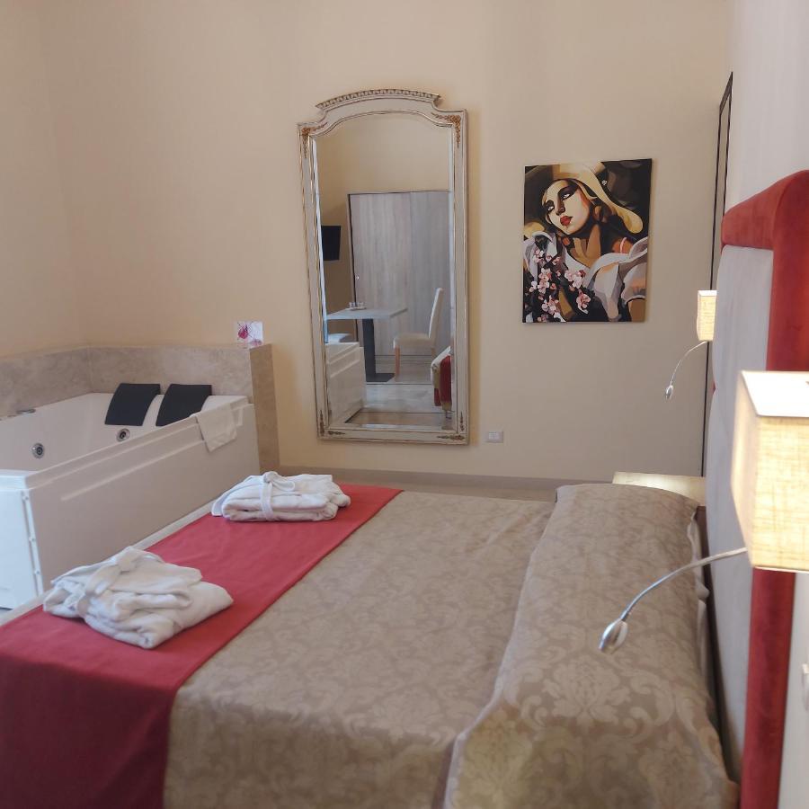 Dimora Charleston Lecce Parcheggio Privato In Loco Gratis Bed & Breakfast Bilik gambar